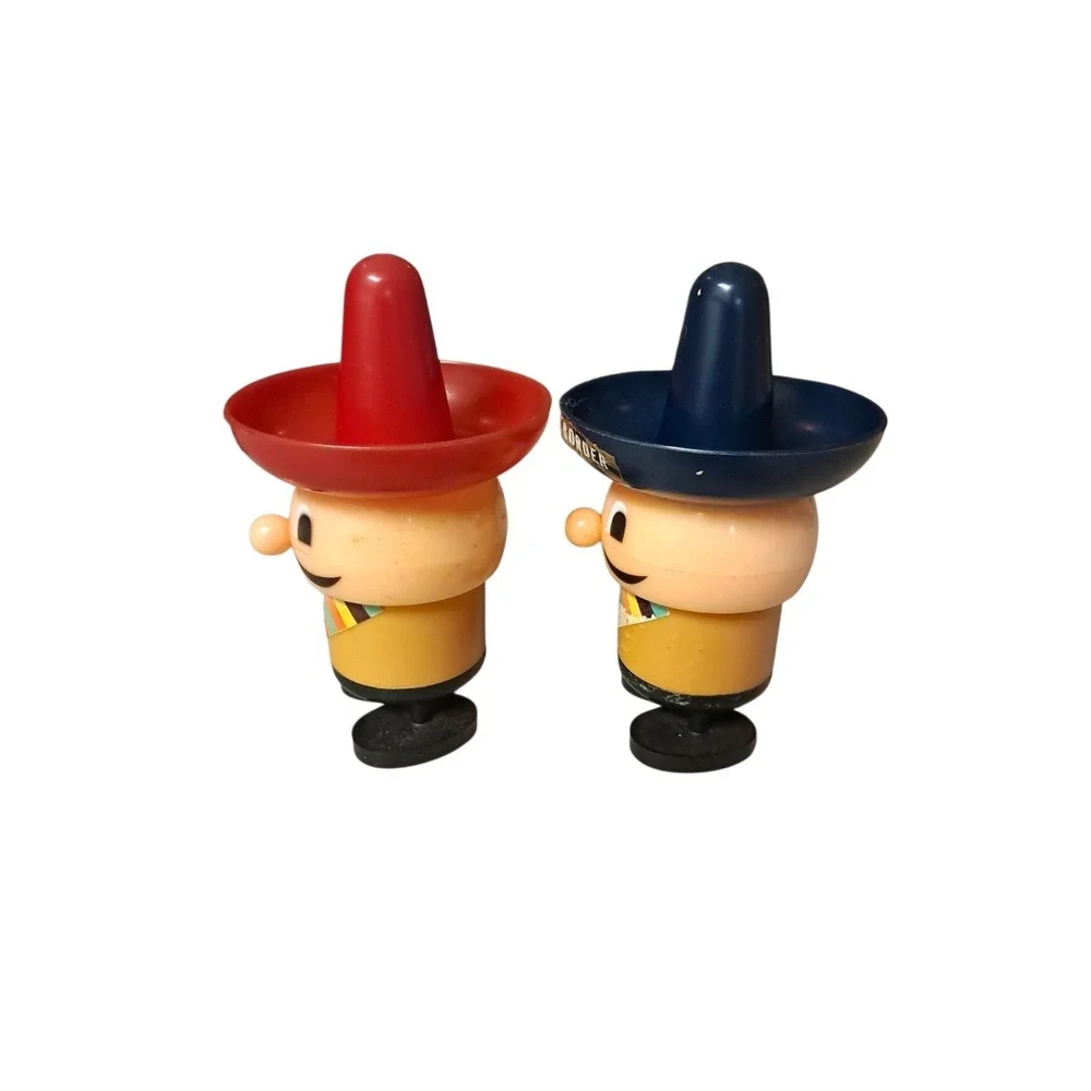 Vintage South of the Border Sombreros Souvenir Salt and Pepper Shakers Hong Kong